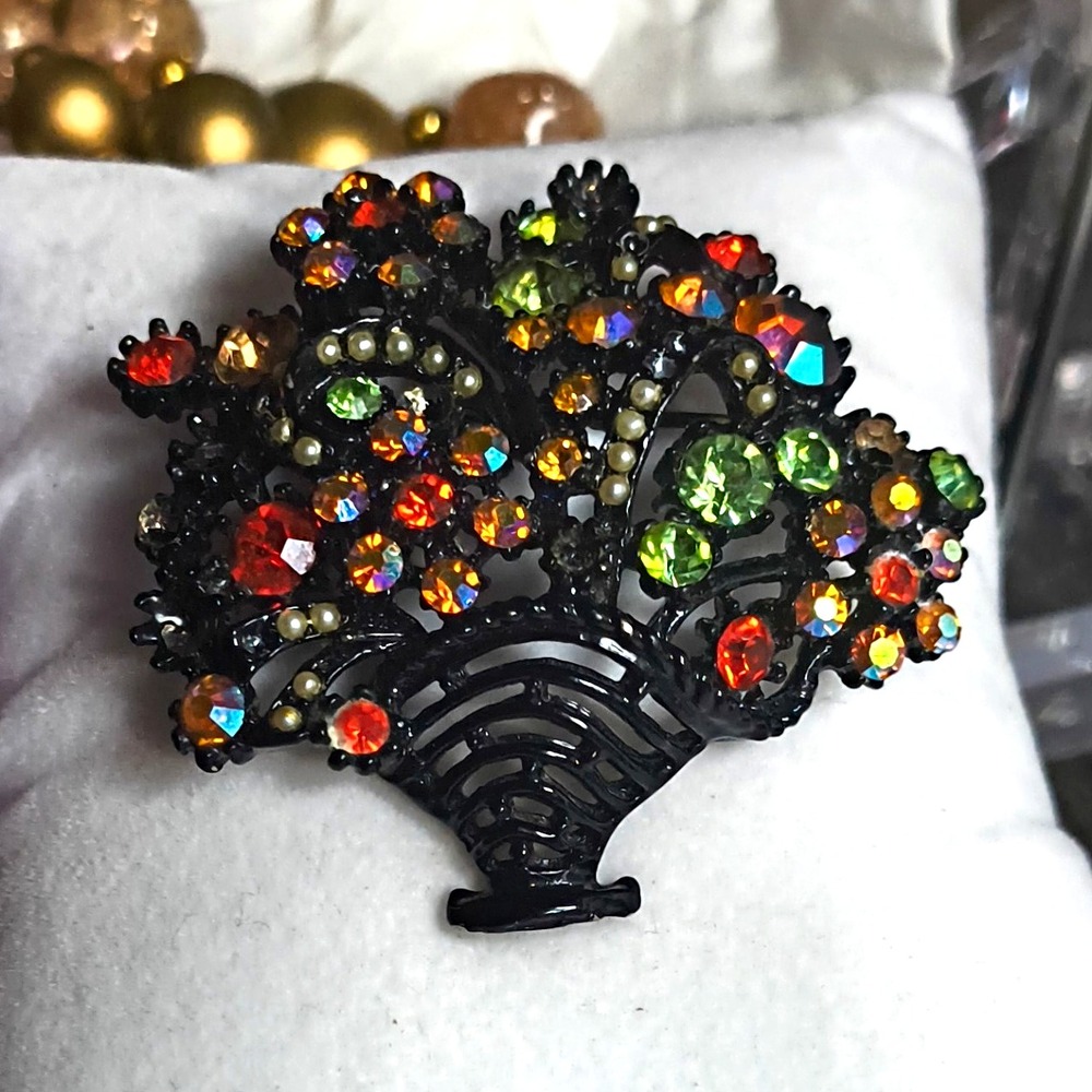 Vintage Sarah Coventry Flower Basket Brooch Black Japanned Metal Multicolor